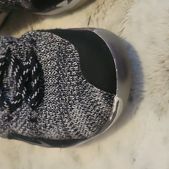 Nike KD11 Flyknit Basketball Shoes - Picture 6 of 15